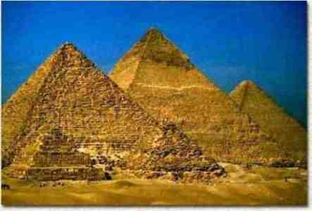 Chops, Chephren et Mykrinos, les 3 pyramides de Guizeh ...